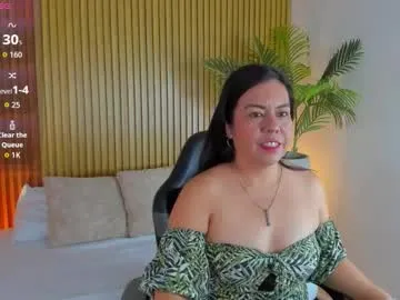 nahia_13 on Chaturbate