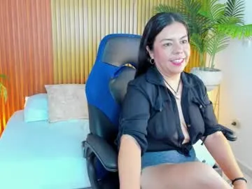 nahia_13 on Chaturbate