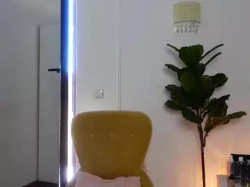 ninacrystal from Chaturbate
