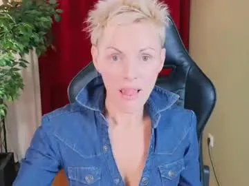 Offline nymphvariety on Chaturbate