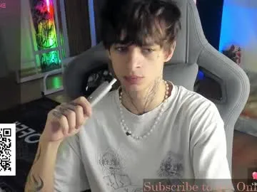 Offline oliverrgroove on Chaturbate