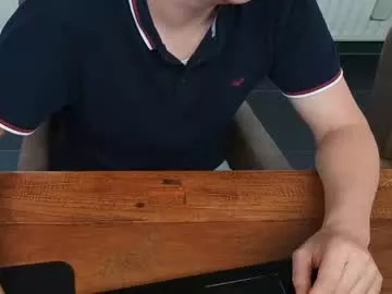 Offline partyboy_ on Chaturbate