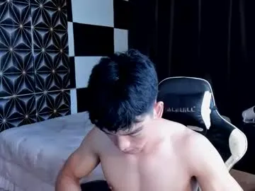 Offline philhotbody on Chaturbate