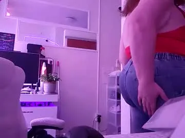 Offline playfullilmissy on Chaturbate