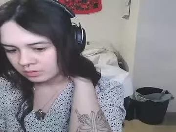 Offline prettyandpeachy on Chaturbate