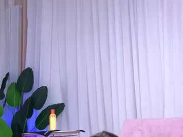 Freechat pureellie on Chaturbate