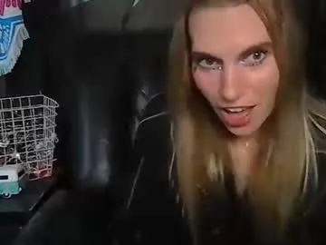 Offline queenhazy on Chaturbate