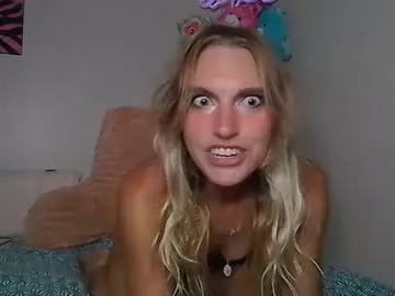 Offline queenhazy on Chaturbate