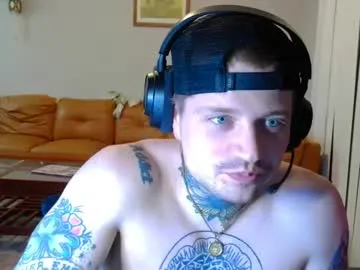 Offline redinthebed on Chaturbate