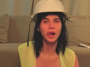 Offline rinacain on Chaturbate