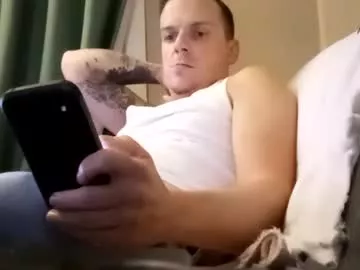 Offline rollinhard2525 on Chaturbate