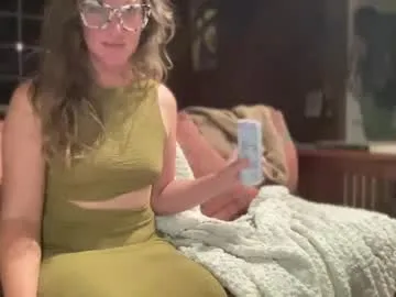 Freechat rubywavesback on Chaturbate