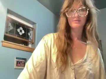 Freechat rubywavesback on Chaturbate