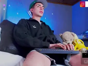 Freechat ryannhill_ on Chaturbate