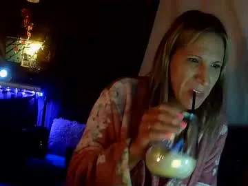 Offline ryeanne25 on Chaturbate