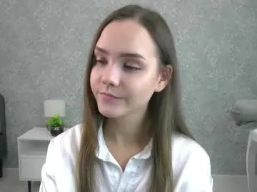 sara_whooops on Chaturbate