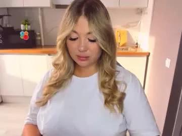 sarahmils from Chaturbate