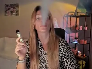 Offline save_the_qween on Chaturbate