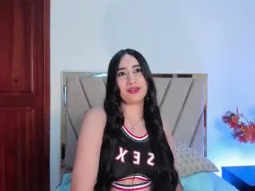 Freechat serenaaveline on Chaturbate