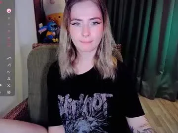 Freechat shyfoxxxy on Chaturbate