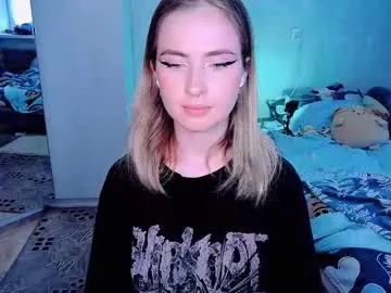 Freechat shyfoxxxy on Chaturbate