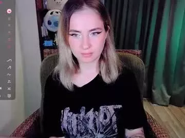 Freechat shyfoxxxy on Chaturbate