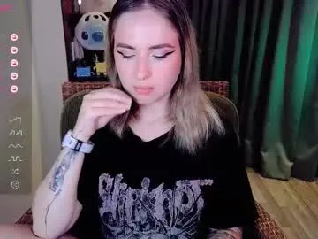 Freechat shyfoxxxy on Chaturbate