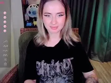 Freechat shyfoxxxy on Chaturbate