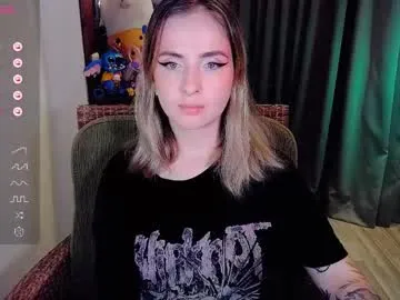 Freechat shyfoxxxy on Chaturbate