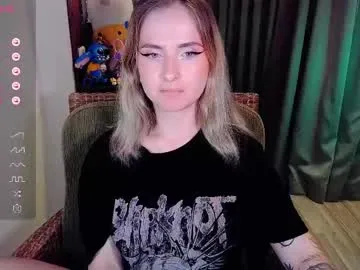 Freechat shyfoxxxy on Chaturbate