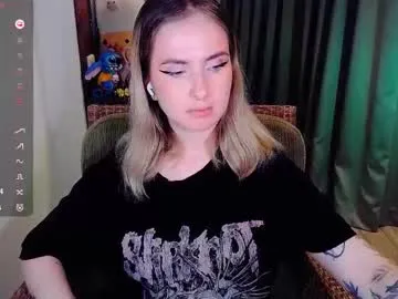 Freechat shyfoxxxy on Chaturbate