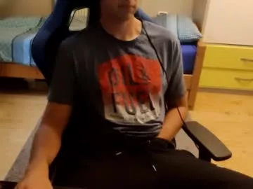 Offline skylinebaby on Chaturbate