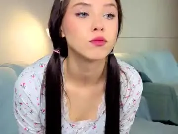 Offline slyshypie on Chaturbate