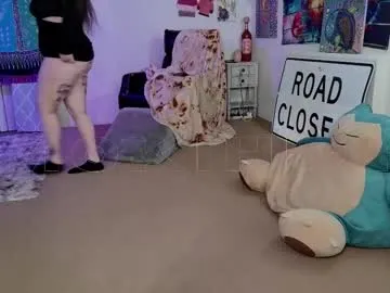 Offline smokihippi on Chaturbate