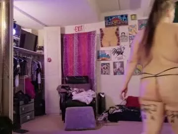 Offline smokihippi on Chaturbate