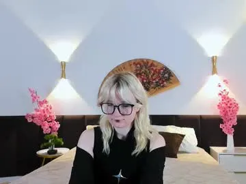 Offline softsunrise on Chaturbate