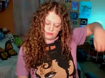 Offline strwbby on Chaturbate