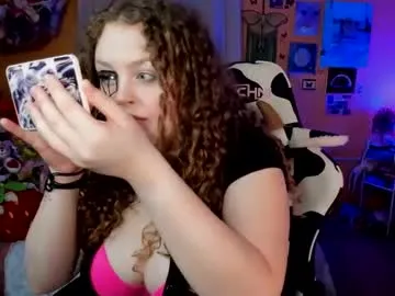 Offline strwbby on Chaturbate