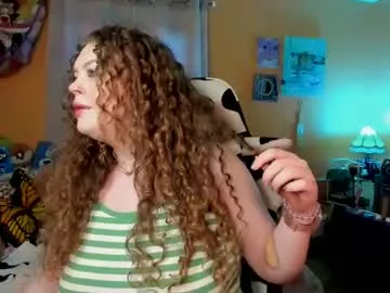 Offline strwbby on Chaturbate