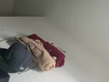 Offline tboy833 on Chaturbate