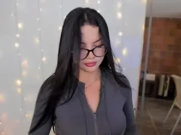 tharaaa_1 on Chaturbate