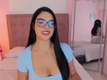 tharaaa_1 on Chaturbate