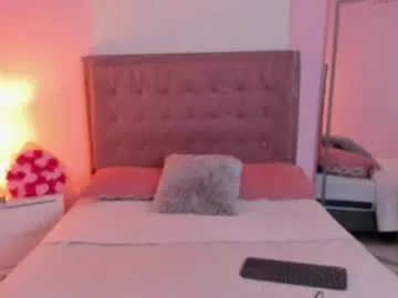 tharaaa_1 on Chaturbate