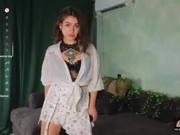 tinnymollys01 on Chaturbate