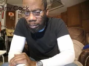 Offline tinycock_1979 on Chaturbate