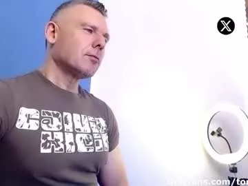 Offline tomfoxcam on Chaturbate
