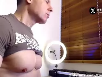 Offline tomfoxcam on Chaturbate