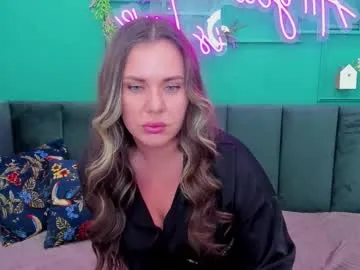 tracymooree — stand up + seduce you my shapes [23 tokens left] #bigass #milf #joi #heels #bigboobs