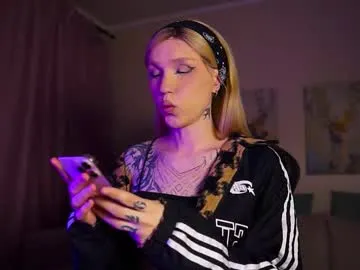 twiinkie_pie on Chaturbate