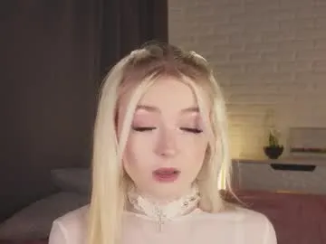 Offline twinklefluff on Chaturbate